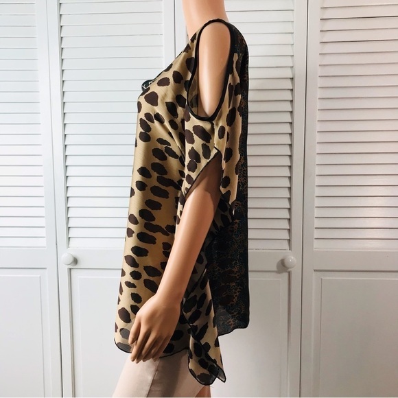 2/$25 BODY CENTRAL Animal Print Lightweight Blouse Size Large - Picture 4 of 6